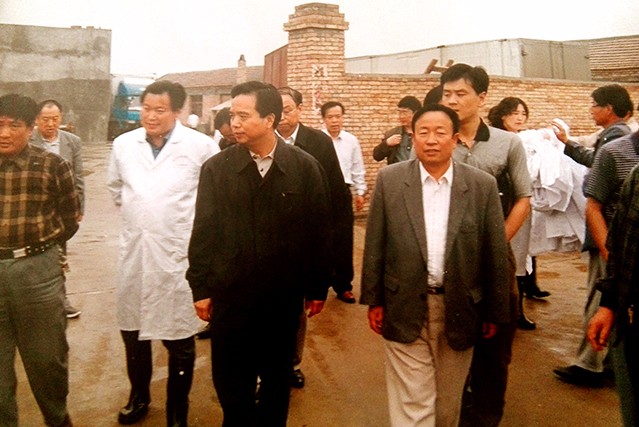 時任陜西省委書記李建國到我集團陜西分公司項目現(xiàn)場指導(dǎo)調(diào)研工作 時任陜西省委書記李建國到我集團陜西分公司項目現(xiàn)場指導(dǎo)調(diào)研工作