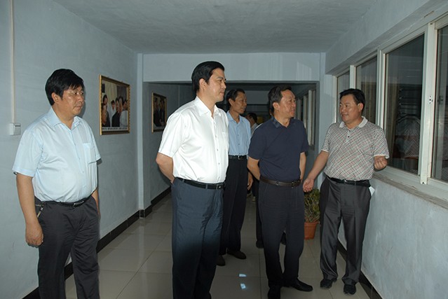河南省人大常委副主任王保存到我公司視察指導(dǎo)工作 河南省人大常委副主任王保存到我公司視察指導(dǎo)工作